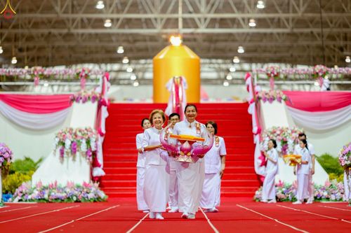 ภาพ No.243913:วันอาทิตย์ที่ 7 กันยายน พ.ศ. 2568 พิธีทอดผ้าป่าสมทบกฐินวัดพระธรรมกาย และสมทบกฐิน 30,000 วัดทั่วไทย ครั้งที่ 2 ณ ห้องแก้วสารพัดนึก 1 วัดพระธรรมกาย