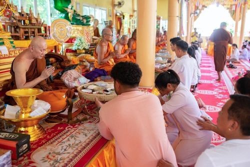 ภาพ No.166643:พิธีทอดกฐิน ณ วัดโพธิ์ไทร อ.เกษตรสมบูรณ์ จ.ชัยภูมิ ในโครงการกฐินสามัคคีทั่วไทย 30,000 วัด บูชาธรรม 80 ปี หลวงพ่อธัมมชโย โดยคณะศิษยานุศิษย์วัดพระธรรมกาย วันที่ 23 ตุลาคม พ.ศ. 2567