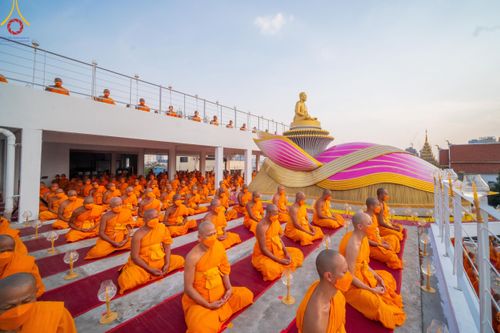 ภาพ No.119149:พิธีจุดประทีปถวายเป็นพุทธบูชา และบูชาธรรมมหาปูชนียาจารย์ พระมงคลเทพมุนี(สด จนฺทสโร) ในโครงการธรรมยาตราฯ วันที่ 26 มกราคม พ.ศ. 2567 ณ อาคารธรรมยาตรา กตัญญูบูชามหาปูชนียาจารย์ ตรงข้ามวัดปากน้ำภาษีเจริญ จ.กรุงเทพมหานคร
