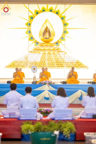 ภาพ No.223328:วันวิสาขบูชา วันอาทิตย์ที่ 11 พฤษภาคม พ.ศ. 2568 พิธีตักบาตร และปฎิบัติธรรม ณ สภาธรรมกายสากล วัดพระธรรมกาย
