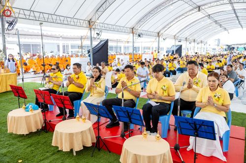 ภาพ No.146429:มหาสังฆทานถวายเป็นพุทธบูชาครั้งยิ่งใหญ่ โครงการทำบุญตักบาตร เพื่อถวายเป็นพระราชกุศล เนื่องในโอกาสมหามงคลเฉลิมพระชนมพรรษา พระบาทสมเด็จพระเจ้าอยู่ห้วฯ ทรงเจริญพระชนมพรรษา 6 รอบ 72 พรรษา