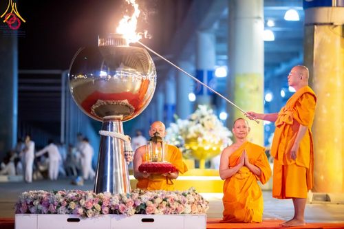 ภาพ No.187607:พิธีฉลองชัยสวดมนต์บทธัมมจักกัปปวัตนสูตร 7,000,000,000 จบ และพิธีสวดมนต์ข้ามปี วันที่ 31 ธันวาคม พ.ศ. 2567 ถึงวันที่ 1 มกราคม พ.ศ. 2568 ณ มหารัตนวิหารคด วัดพระธรรมกาย จ.ปทุมธานี