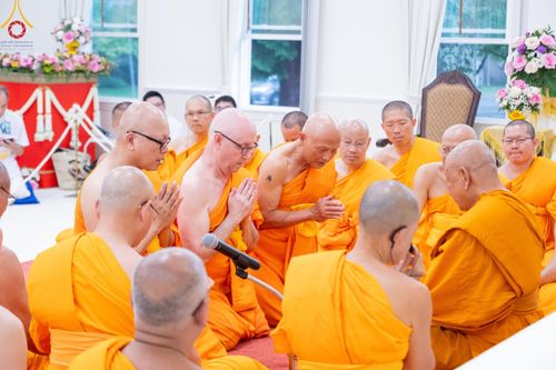 ภาพ No.144994:พิธีบรรพชา และอุปสมบท ธรรมทายาท โดยมี พระเดชพระคุณพระธรรมรัตนาภรณ์ เป็นพระอุปัชฌาย์ ยังความปลื้มปิติใจให้แก่ผู้ปกครอง และคณะญาติมิตร ณ วัดพระธรรมกายนิวเจอร์ซี  ประเทศสหรัฐอเมริกา