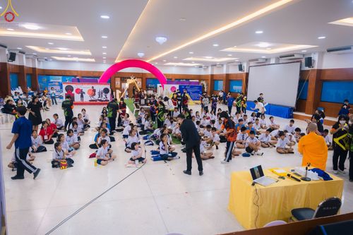 ภาพ No.106604:วันรวมพลังเด็กดี V-star ผู้นำฟื้นฟูศีลธรรมโลก จังหวัดสมุทรสาคร วันพฤหัสบดีที่ 28 ธันวาคม พ.ศ. 2566 ณ โรงเรียนสมุทรสาครวิทยาลัย อำเภอเมือง จังหวัดสมุทรสาคร