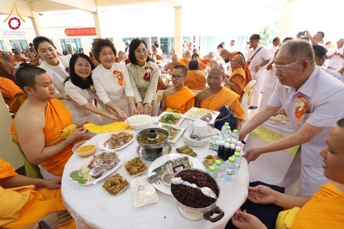 ภาพ No.178819:พิธีถวายมหาสังฆทาน 340 วัด จังหวัดบุรีรัมย์ ณ วัดกลางพระอารามหลวง จังหวัดบุรีรัมย์ โดยคณะศิษยานุศิษย์บูชาธรรม 80 ปี หลวงพ่อธัมมชโย วันที่ 15 ตุลาคม พ.ศ. 2567