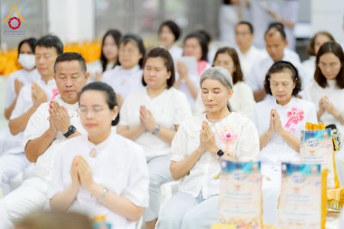 ภาพ No.221361:วันอาทิตย์ที่ 27 เมษายน พ.ศ. 2568 พิธีเจริญพระพุทธมนต์สมโภชดวงแก้วธรรมชัย เนื่องในโอกาสบูชาธรรม 81 ปีหลวงพ่อธัมมชโย อัญเชิญประดิษฐานเนื่องในโอกาสสถาปนาวัดพระธรรมกายไอซ์แลนด์ ณ อาคารปลูกศรัทธา 1 วัดพระธรรมกาย อำเภอคลองหลวง จังหวัดปทุมธานี