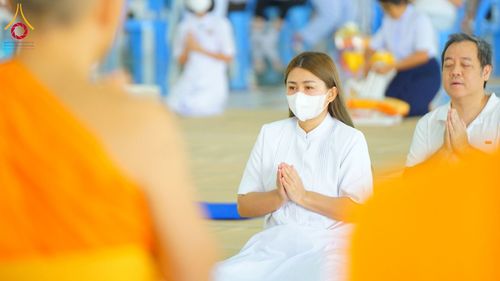 ภาพ No.210600:วันเสาร์ที่ 8 มีนาคม พ.ศ. 2568 พิธีสวดพระพุทธมนต์ และถวายภัตตาหารเมนูสวรรค์แด่พระภิกษุ สามเณร ณ หอฉันคุณยายอาจารย์ฯ วัดพระธรรมกาย