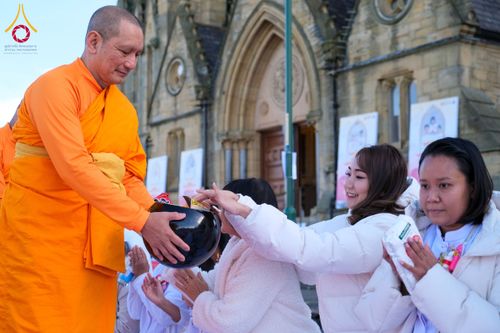 ภาพ No.173094:พิธีกฐินปุญญรังสีเศรษฐี ณ วัดพระธรรมกายนิวคาสเซิล สหราชอาณาจักร วันอาทิตย์ที่ 27 ตุลาคม พ.ศ. 2567