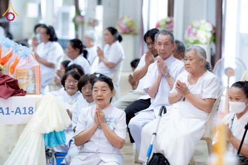 ภาพ No.238808:วันเสาร์ที่ 16 สิงหาคม พ.ศ. 2568 งานบุญประจำปี ครั้งที่ 20 พิธีทักษิณานุปทานแด่บรรพชน ตระกูลผ่องสวัสดิ์และหมู่ญาติที่ล่วงลับไปแล้ว ณ พระมหาเจดีย์ทัตตชีโว ศูนย์อบรมเยาวชนกาญจนบุรี