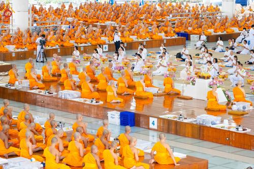 ภาพ No.169753:พิธีถวายภัตตาหารเมนูสวรรค์ "เพื่อการบรรลุธรรม" เนื่องในวันลอยกระทง (ขึ้น 15 ค่ำ เดือน 12) วันศุกร์ที่ 15 พฤศจิกายน พ.ศ. 2567 ณ หอฉันคุณยายอาจารย์ฯ วัดพระธรรมกาย