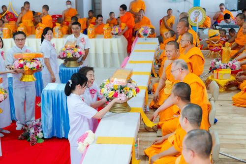 ภาพ No.174011:พิธีทอดกฐิน ศูนย์เบญจธรรม จ.ปทุมธานี ในโครงการกฐินสามัคคีทั่วไทย 30,000 วัด บูชาธรรม 80 ปี หลวงพ่อธัมมชโย โดยคณะศิษยานุศิษย์วัดพระธรรมกาย วันที่ 11 พฤศจิกายน พ.ศ. 2567