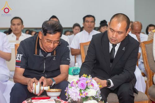 ภาพ No.315501:วันพุธที่ 25 มีนาคม พ.ศ. 2569 พิธีบำเพ็ญกุศล คุณพ่อณรงค์ จินตมากุล  สิริอายุ 99 ปี 11 เดือน โยมบิดา พระครูปลัดรัตนวีรวัฒน์ (รังสฤษดิ์ อิทฺธิจินตโก) ที่ปรึกษาเจ้าคณะจังหวัดปทุมธานี เจ้าอาวาสวัดพระธรรมกาย  ณ ห้องปลูกศรัทธา 2 วัดพระธรรมกาย ปทุมธานี