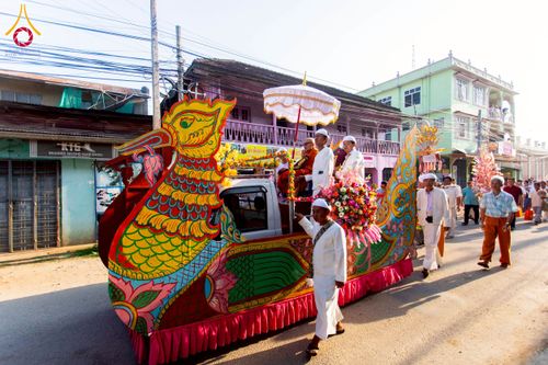 ภาพ No.224374:วันที่ 8 พฤษภาคม พ.ศ. 2568 พิธีถวายมหาสังฆทาน 101 วัด  บูชาธรรมอายุวัฒนมงคล 100 ปี สมเด็จอาชญาธรรมพระเจ้า สมเด็จพระสังฆราชแห่งคณะสงฆ์ไทยเขิน นครเชียงตุง ในนามพระครูบาไชยบูลย์ ธัมมชโย ณ วัดราชฐานหลวงเชียงยืน รัฐฉาน สาธารณรัฐแห่งสหภาพเมียนมา