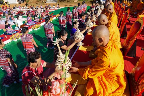 ภาพ No.125224:พิธีตักบาตรเนื่องในวันมาฆบูชา ณ สนามโรงเรียนบ้านนาเกียน  อำเภออมก๋อย จังหวัดเชียงใหม่ วันเสาร์ที่ ๒๔ กุมภาพันธ์ พ.ศ. ๒๕๖๗