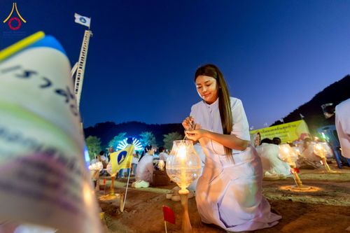 ภาพ No.275264:วันอาทิตย์ที่ 30 พฤศจิกายน พ.ศ. 2568 พิธีจุดประทีปถวายเป็นพุทธบูชา ณ ศูนย์ปฏิบัติธรรมระยอง (บ้านช่องลม)