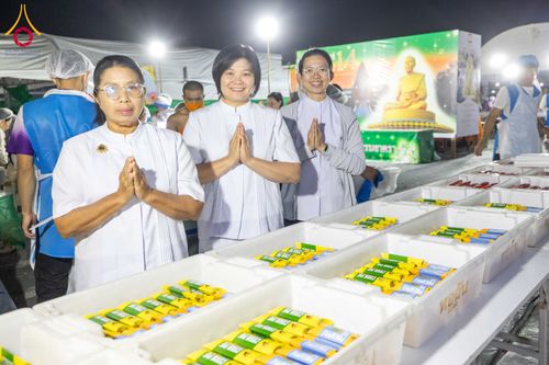 ภาพ No.289767:วันที่ 8 มกราคม พ.ศ. 2569 พิธีถวายภัตตาหารเป็นสังฆทาน แด่พระธรรมยาตรา ณ อนุสรณ์สถานคลองบางนางแท่น อ.สามพราน จ.นครปฐม ในโครงการธรรมยาตรา กตัญญูบูชา มหาปูชนียาจารย์ พระมงคลเทพมุนี(สด จนฺทสโร) พระผู้ปราบมาร อนุสรณ์สถาน 7 แห่ง ปีที่ 14