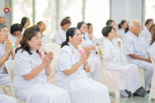 ภาพ No.278466:วันพุธที่ 10 ธันวาคม พ.ศ.2568  พิธีทอดผ้าป่าเพื่อสนับสนุนโครงการตักบาตรพระ 10,000 รูป เมืองกาญจนบุรี ณ อาคารปลูกศรัทธา วัดพระธรรมกาย