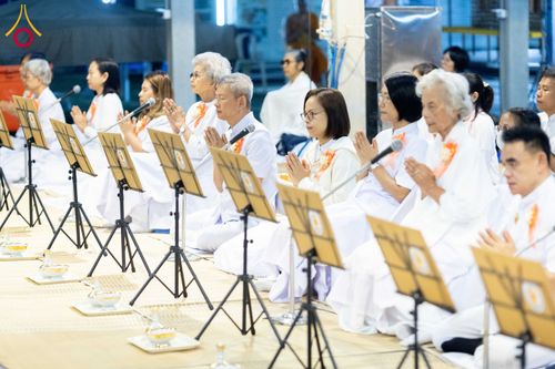 ภาพ No.288833:วันที่ 6 มกราคม พ.ศ. 2569 พิธีถวายภัตตาหารเป็นสังฆทาน แด่พระธรรมยาตรา ในโครงการธรรมยาตรา กตัญญูบูชา มหาปูชนียาจารย์ พระมงคลเทพมุนี(สด จนฺทสโร) พระผู้ปราบมาร อนุสรณ์สถาน 7 แห่ง ปีที่ 14 ณ อนุสรณ์สถานมหาวิหารพระมงคลเทพมุนี (โลตัสแลนด์) อ.สองพี่น้อง จ.สุพรร