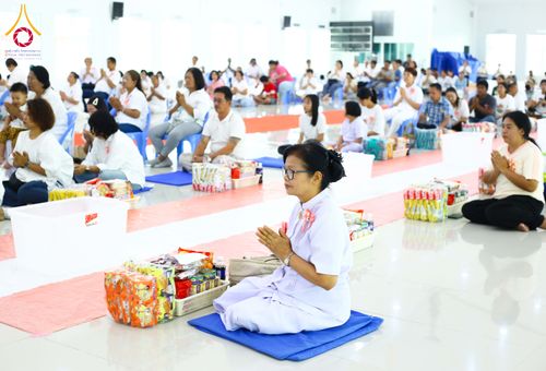 ภาพ No.320911:วันเสาร์ที่ 11 เมษายน พ.ศ.2569 พิธีตักบาตรฉลองสามเณรใหม่ ณ ศูนย์อบรมเยาวชนนครปฐม