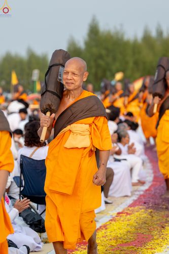 ภาพ No.299528:วันที่ 18 มกราคม พ.ศ. 2569 พิธีต้อนรับพระธรรมยาตรา (ภาพชุดที่ 2) ณ อนุสรณ์สถานลำดับที่ 5  สถานที่เผยแผ่วิชชาธรรมกายครั้งแรก อนุสรณ์สถานบางปลา วัดบางปลา อำเภอบางเลน จังหวัดนครปฐม ในโครงการธรรมยาตรา กตัญญูบูชา มหาปูชนียาจารย์ พระมงคลเทพมุนี(สด จนฺทสโร) พระ