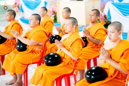 ภาพ No.336093:วันที่ 20 มิถุนายน พ.ศ. 2569 พิธีตักบาตรฉลองพระใหม่ โครงการอุปสมบทธรรมทายาทอุดมศึกษา รุ่นที่ 53