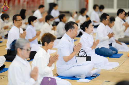 ภาพ No.305585:วันที่ 29 มกราคม พ.ศ. 2569 พิธีถวายภัตตาหารเป็นสังฆทาน แด่พระธรรมยาตรา ณ วัดพระธรรมกาย  จังหวัดปทุมธานี ในโครงการธรรมยาตรา กตัญญูบูชา มหาปูชนียาจารย์ พระมงคลเทพมุนี(สด จนฺทสโร) พระผู้ปราบมาร อนุสรณ์สถาน 7 แห่ง ปีที่ 14