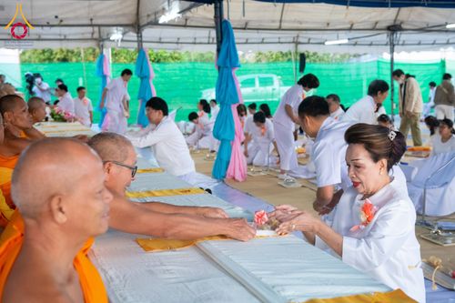 ภาพ No.290790:วันที่ 9 มกราคม พ.ศ. 2569 พิธีถวายภัตตาหารเป็นสังฆทาน แด่พระธรรมยาตรา ณ อนุสรณ์สถานคลองบางนางแท่น อ.สามพราน จ.นครปฐม ในโครงการธรรมยาตรา กตัญญูบูชา มหาปูชนียาจารย์ พระมงคลเทพมุนี(สด จนฺทสโร) พระผู้ปราบมาร อนุสรณ์สถาน 7 แห่ง ปีที่ 14