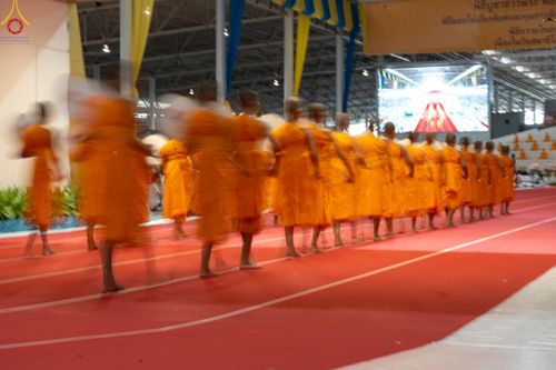 ภาพ No.85278:พิธีมุทิตาสักการะพระภิกษุ ผู้สอบได้เปรียญธรรม ๙ ประโยคระดับโลก, พิธีมอบโล่เกียรติยศและทุนการศึกษา สำนักเรียนบาลีดีเด่นทั่วประเทศ ในวันสมาธิโลก อาทิตย์ที่ 6 สิงหาคม พ.ศ. 2566 ณ สภาธรรมกายสากล วัดพระธรรมกาย