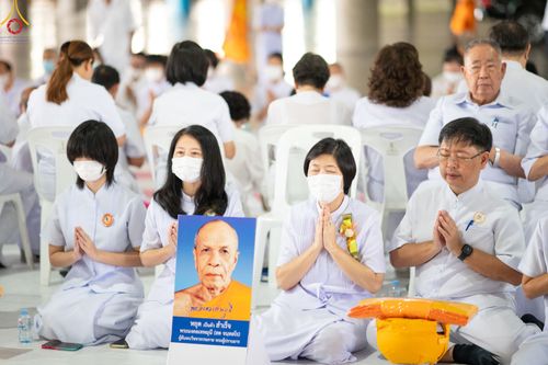 ภาพ No.84148:พิธีเวียนประทักษิณ พิธีวันทาเจดีย์ พิธีขอขมา และมอบผ้าไตร  ในโครงการบรรพชาอุปสมบทหมู่ธรรมทายาทรุ่นเข้าพรรษา และโครงการบรรพชาสามเณรโรงเรียนนานาชาติ รุ่นที่12 ในวันเสาร์ที่ 22 กรกฎาคม พ.ศ. 2566