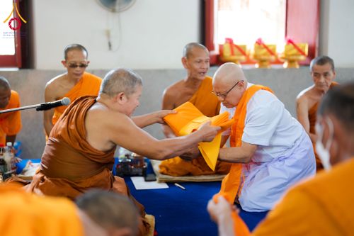 ภาพ No.341357:วันอาทิตย์ที่ 26 กรกฎาคม พ.ศ. 2569 ​โครงการอุปสมบทหมู่บูชาธรรมมหาปูชนียาจารย์ รุ่นที่ ๑ วัดกลางธนรินทร์ ต.บ้านแป้ง อ.พรหมบุรี จ.สิงห์บุรี
