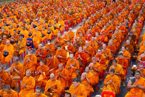 ภาพ No.329488:วันอาทิตย์ที่ 24 พฤษภาคม พ.ศ. 2569 พิธีตักบาตรพระ 1,000 รูป เพื่อถวายเป็นพุทธบูชาในเทศกาลวิสาขบูชาโลก และ ถวายเป็นพระราชกุศล  ณ ลานศิลปวัฒนธรรม เมืองปัตตานี จ.ปัตตานี