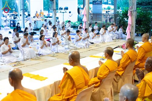 ภาพ No.288302:วันที่ 5 มกราคม พ.ศ. 2569 พิธีถวายภัตตาหารเป็นสังฆทาน แด่พระธรรมยาตรา ในโครงการธรรมยาตรา กตัญญูบูชา มหาปูชนียาจารย์ พระมงคลเทพมุนี(สด จนฺทสโร) พระผู้ปราบมาร อนุสรณ์สถาน 7 แห่ง ปีที่ 14 ณ อนุสรณ์สถานมหาวิหารพระมงคลเทพมุนี (โลตัสแลนด์) อ.สองพี่น้อง จ.สุพรร