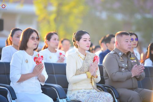 ภาพ No.280195:วันอังคารที่ ๓๐ ธันวาคม พ.ศ. ๒๕๖๘ พิธีตักบาตรพระ ๑,๐๖๙ รูป จังหวัดกาฬสินธุ์   ณ บริเวณสนามหน้าศาลากลาง จังหวัดกาฬสินธุ์ (หลังเก่า)