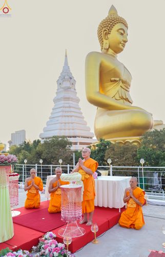 ภาพ No.302812:วันที่ 24 มกราคม พ.ศ. 2569 พิธีจุดประทีปธรรมถวายเป็นพุทธบูชา  และบูชาธรรมมหาปูชนียาจารย์  ณ อาคารธรรมยาตรา กตัญญูบูชามหาปูชนียาจารย์  ตรงข้ามวัดปากน้ำภาษีเจริญ จ.กรุงเทพมหานคร ในโครงการธรรมยาตรา กตัญญูบูชา มหาปูชนียาจารย์ พระมงคลเทพมุนี(สด จนฺทสโร) พระผู