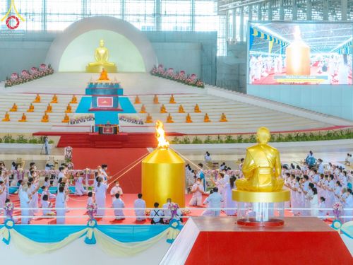 ภาพ No.86119:พิธีจุดเทียนใจ ไฟนิรันดร์ อนันตชัย วันอาทิตย์ที่ 20 สิงหาคม พ.ศ. 2566 ณ สภาธรรมกายสากล วัดพระธรรมกาย