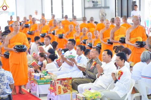 ภาพ No.217562:วันอาทิตย์ที่ 13 เมษายน พ.ศ. 2568 พิธีตักบาตรฉลองสามเณรใหม่ ศูนย์ปฏิบัติธรรมเขาคิชฌกูฏ โครงการบรรพชาสามเณรภาคฤดูร้อน