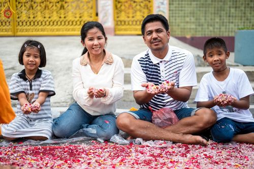 ภาพ No.128199:พิธีอัญเชิญพระบรมสารีริกธาตุ " ใจกลางเมืองนครหาดใหญ่ " เพื่อประดิษฐาน ณ มหารัตนเจดีย์สิริปทุมสวรรค์ (เจดีย์อริยพุทธะ 5 พระองค์) ศูนย์ปฏิบัติธรรมภาคใต้ อ.บางกล่ำ จ.สงขลา  วันที่ 9 มีนาคม พ.ศ.2567 (ชุดที่ 1)