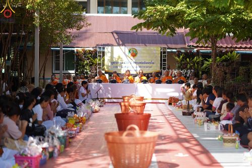 ภาพ No.61072:สามเณรออกบิณฑบาต และกิจกรรมอบรมสามเณร ในโครงการบรรพชาสามเณรฟื้นฟู พระพุทธศาสนาทั่วไทย ณ ศูนย์อบรมที่พักสงฆ์บ้านร่มเย็น จ.นราธิวาส วันที่ 2-15 เมษายน พ.ศ. 2567