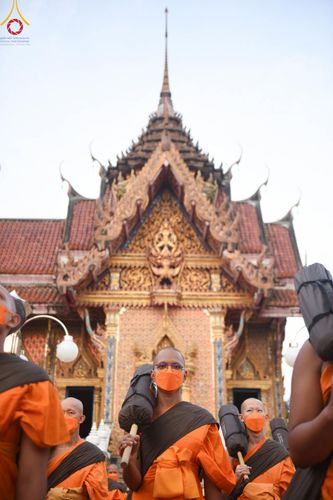 ภาพ No.127954:คณะพระธรรมยาตราฯ ปฎิบัติธรรมและถ่ายภาพหมู่ประวัติศาสตร์ ณ ลานหน้าพระปรางค์สามยอด วัดโคกสมานคุณ อ.หาดใหญ่ จ.สงขลา วันเสาร์ที่ 9 มีนาคม พ.ศ. 2567