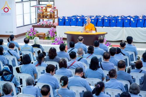 ภาพ No.259701:วันที่ 24 ตุลาคม พ.ศ. 2568 รพ.สต.คลองหนึ่ง อ.คลองหลวง สังกัด อบจ.ปทุมธานี จัดประชุมและมอบครุภัณฑ์ทางการแพทย์ เสริมพลัง อสม. ขับเคลื่อนสุขภาพชุมชนอย่างยั่งยืน ณ วัดพระธรรมกาย