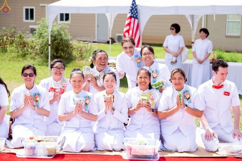 ภาพ No.234602:วันอาทิตย์ที่ 20 กรกฎาคม  พ.ศ.2568 พิธีทอดผ้าป่าภาคพื้นอเมริกา พิธีเจริญพระพุทธมนต์ ฉลองอาคารแก้วธรรมชัยรัตนอนันต์ วัดพระธรรมกายเทนเนสซี ประเทศสหรัฐอเมริกา