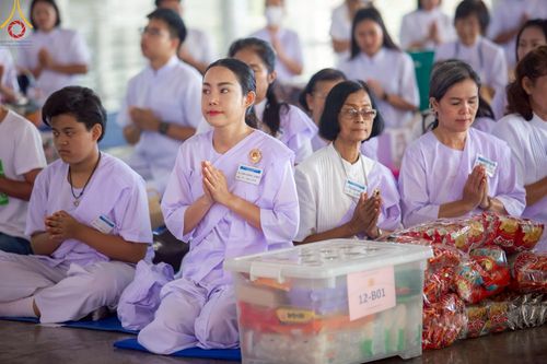 ภาพ No.221978:วันที่ 4 พฤษภาคม พ.ศ. 2568 พิธีตักบาตร เนื่องในวันอาทิตย์ต้นเดือน ณ บ้านแก้วเรือนทองคุณยายฯ วัดพระธรรมกาย