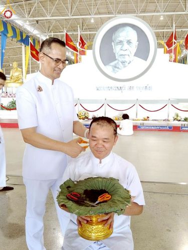 ภาพ No.223151:วันที่ 2 -10 พฤษภาคม พ.ศ. 2568 พิธีตัดปอยผม ปลงผม พิธีขอขมาลาอุปสมบทอุทิศชีวิต ของอุบาสก พิสิทธิ์ หมื่นแกล้ว  ณ วัดพระธรรมกาย