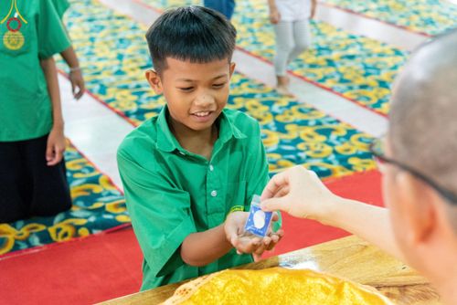 ภาพ No.106517:พิธีทอดผ้าป่าทำนุบำรุงศาสนสถาน ณ วัดอัมพวัน ต.เทศบาลเมือง อ.สองพี่น้อง จ.สุพรรณบุรี วันที่ 5 มกราคม พ.ศ. 2567