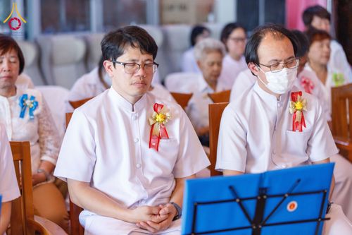 ภาพ No.197357:พิธีเจริญพระพุทธมนต์ ปฏิบัติธรรม มอบทุนการศึกษา ถวายสังฆทาน 108 วัด เพื่อถวายเป็นพุทธบูชา และขับเคลื่อนโครงการหมู่บ้านรักษาศีล 5 โดยคณะสงฆ์จังหวัดนนทบุรี คณะศิษยานุศิษย์วัดพระธรรมกาย โครงการธรรมยาตรา ปีที่ 13 ณ วัดตะเคียน อ.บางกรวย จ.นนทบุรี