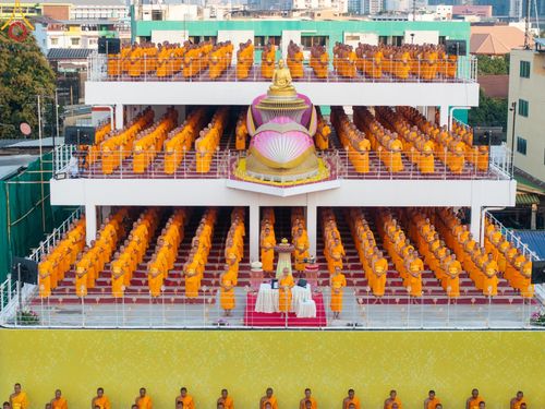 ภาพ No.201573:พิธีจุดประทีปถวายเป็นพุทธบูชา และบูชาธรรมมหาปูชนียาจารย์ ณ อาคารธรรมยาตรา กตัญญูบูชามหาปูชนียาจารย์ ตรงข้ามวัดปากน้ำภาษีเจริญ จ.กรุงเทพมหานคร ในโครงการธรรมยาตรา กตัญญูบูชา มหาปูชนียาจารย์ พระมงคลเทพมุนี(สด จนฺทสโร) พระผู้ปราบมาร อนุสรณ์สถาน 7 แห่ง