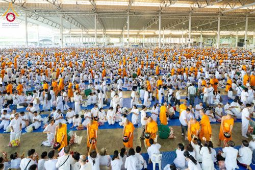 ภาพ No.209334:วันอาทิตย์ที่ 2 มีนาคม พ.ศ. 2568 พิธีตักบาตร ข้าวสารอาหารแห้ง ณ บ้านแก้วเรือนทองคุณยายฯ สภาธรรมกายสากล วัดพระธรรมกาย