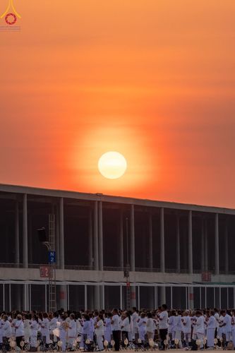 ภาพ No.204508:พิธีจุดประทีปถวายเป็นพุทธบูชา และบูชาธรรมมหาปูชนียาจารย์ ณ วัดพระธรรมกาย ตำบลคลองสาม อำเภอคลองหลวง จังหวัดปทุมธานี ในโครงการธรรมยาตรา กตัญญูบูชา มหาปูชนียาจารย์ พระมงคลเทพมุนี(สด จนฺทสโร) พระผู้ปราบมาร ปีที่ 13 วันที่ 31 มกราคม พ.ศ. 2568