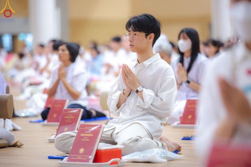 ภาพ No.138803:พิธีถวายกองทุนสนับสนุน การสร้างพระไตรปิฎกฉบับธรรมชัย และอนุรักษ์คัมภีร์ใบลาน น้อมบูชาธรรมหลวงพ่อธัมมชโย 80 ปี ณ ห้องแก้วสารพัดนึก 2 วัดพระธรรมกาย วันเสาร์ที่ 1 มิถุนายน พศ. 2567