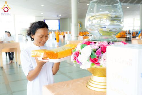 ภาพ No.226530:วันที่ 26 พฤษภาคม พ.ศ. 2568 พิธีบุพเปตพลี ครั้งที่ 164 ร่วมอุทิศบุญแด่หมู่ญาติที่ล่วงลับไปแล้ว และสืบทอดอายุพระพุทธศาสนา ณ หอฉันคุณยายอาจารย์ฯ วัดพระธรรมกาย